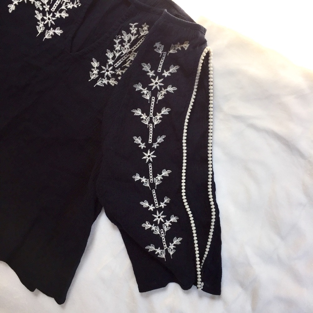 Cut out cold shoulder Hollister Top
